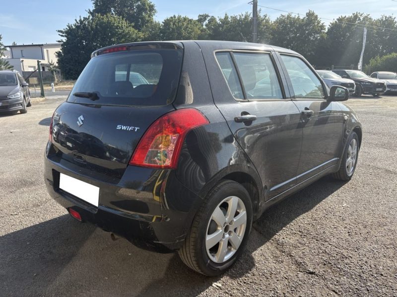 SUZUKI SWIFT 1.3 VVT GL 2009