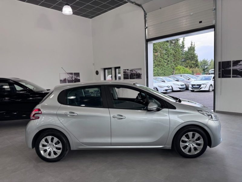 PEUGEOT 208 1.6 E-HDI 92cv /✅ 1 ERE MAIN / 5 PLACE