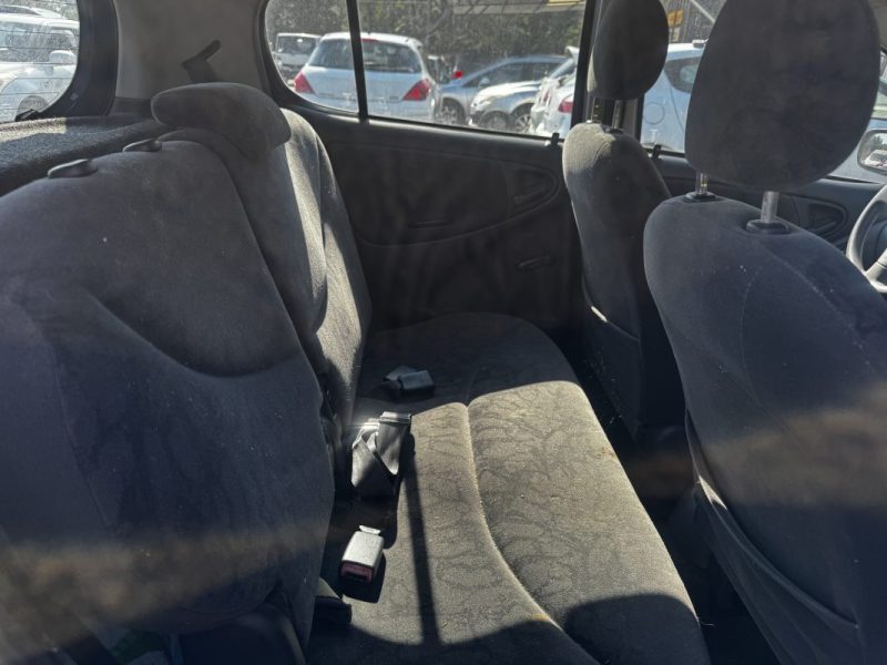 TOYOTA YARIS  1.3 VVTI 2002