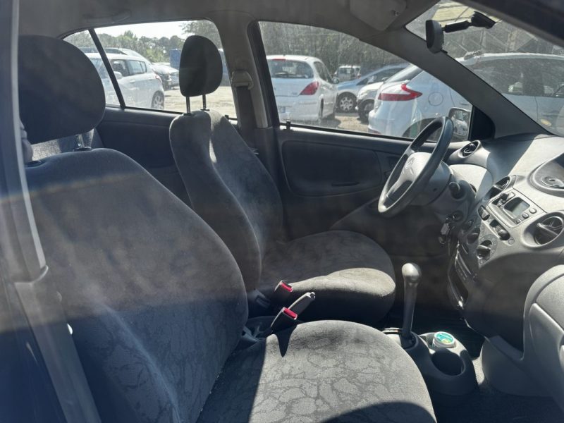 TOYOTA YARIS  1.3 VVTI 2002