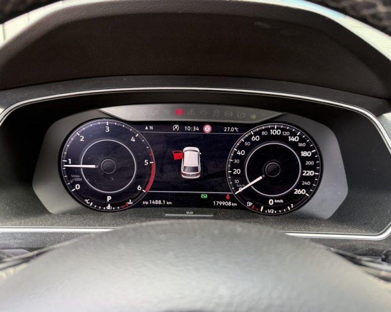 TIGUAN II 2.0 TDI 150ch R-Line - SUIVIS COMPLET - Toit ouvrant -Virtual Cockpit - CarPlay - ATTELAGE