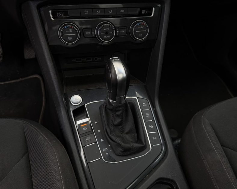 TIGUAN II 2.0 TDI 150ch R-Line - SUIVIS COMPLET - Toit ouvrant -Virtual Cockpit - CarPlay - ATTELAGE