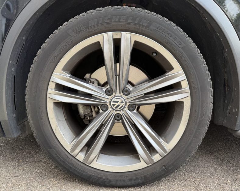 TIGUAN II 2.0 TDI 150ch R-Line - SUIVIS COMPLET - Toit ouvrant -Virtual Cockpit - CarPlay - ATTELAGE