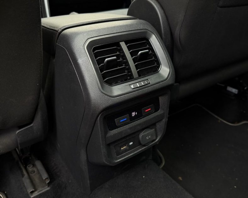 TIGUAN II 2.0 TDI 150ch R-Line - SUIVIS COMPLET - Toit ouvrant -Virtual Cockpit - CarPlay - ATTELAGE
