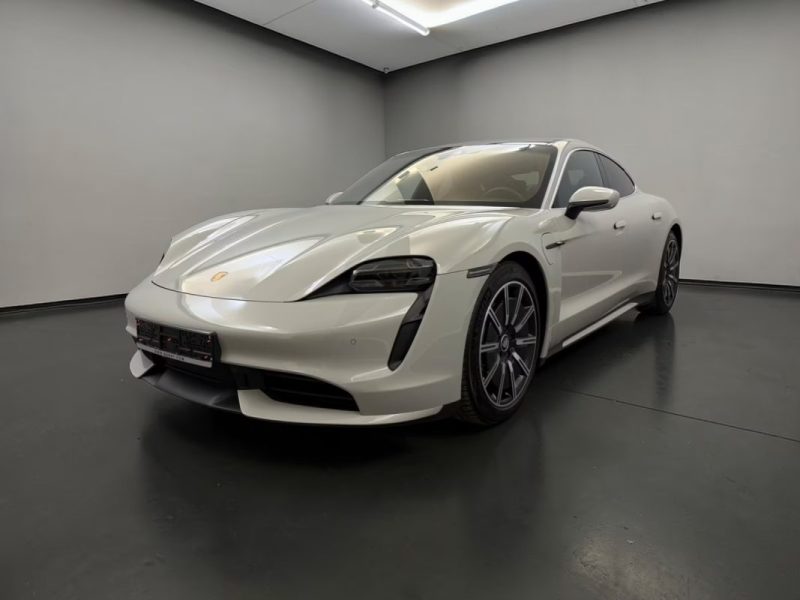 PORSCHE TAYCAN TURBO 680CH PANO