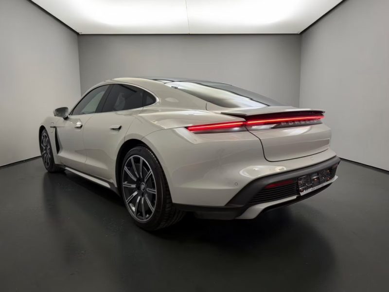 PORSCHE TAYCAN TURBO 680CH PANO