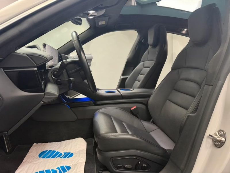 PORSCHE TAYCAN TURBO 680CH PANO