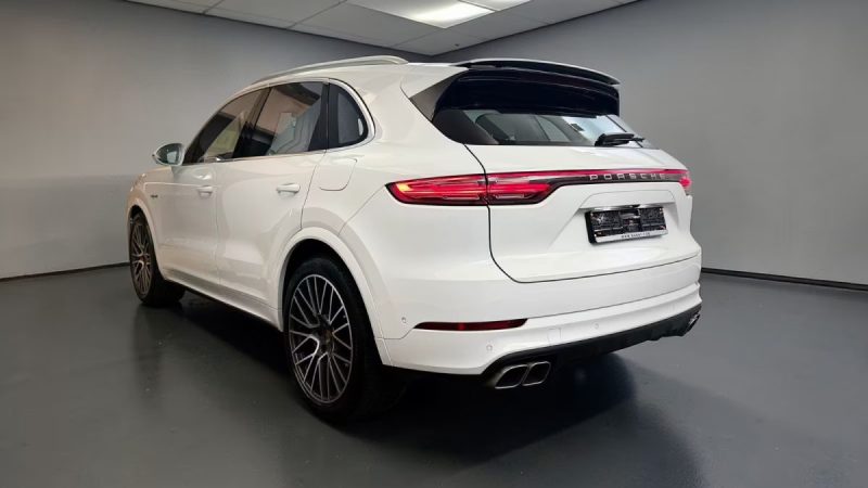 PORSCHE CAYENNE TURBO S E-HYBRID INNO VISION NOCTURNE