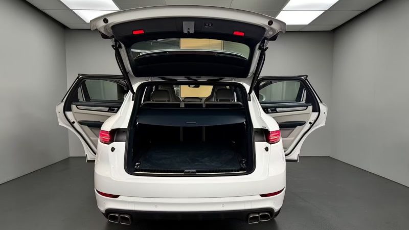 PORSCHE CAYENNE TURBO S E-HYBRID INNO VISION NOCTURNE