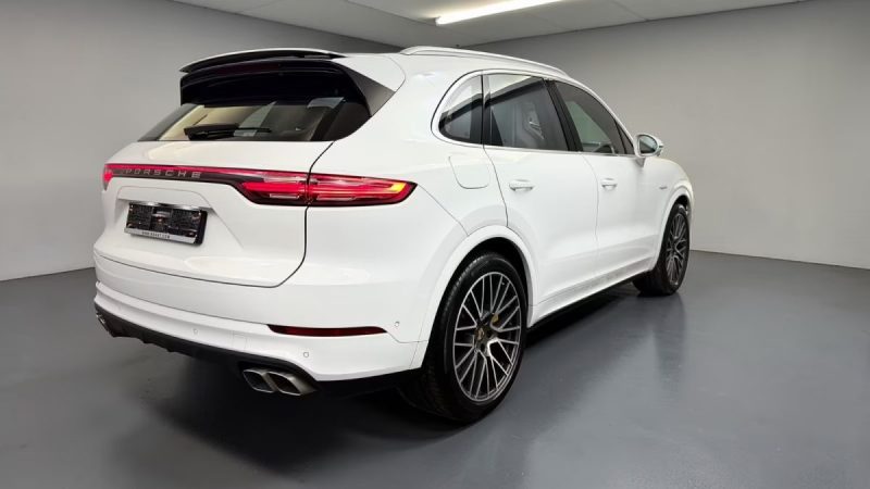 PORSCHE CAYENNE TURBO S E-HYBRID INNO VISION NOCTURNE
