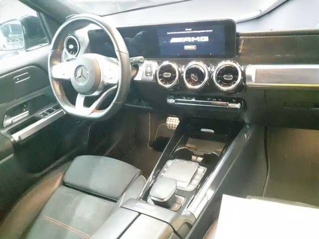 MERCEDES GLB 35 AMG 306CH PANO BURMESTER 5 places