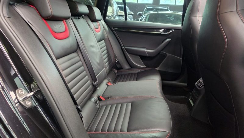 SKODA OCTAVIA SKODA OCTAVIA COMBI 2.0 TSI 220 RS DSG*PANO*CANTON*CUIR*XENON