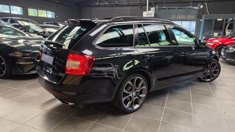 SKODA OCTAVIA SKODA OCTAVIA COMBI 2.0 TSI 220 RS DSG*PANO*CANTON*CUIR*XENON