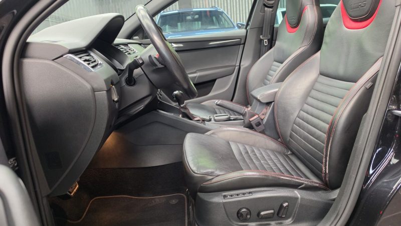 SKODA OCTAVIA SKODA OCTAVIA COMBI 2.0 TSI 220 RS DSG*PANO*CANTON*CUIR*XENON