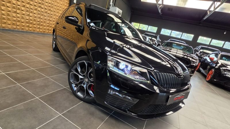 SKODA OCTAVIA SKODA OCTAVIA COMBI 2.0 TSI 220 RS DSG*PANO*CANTON*CUIR*XENON