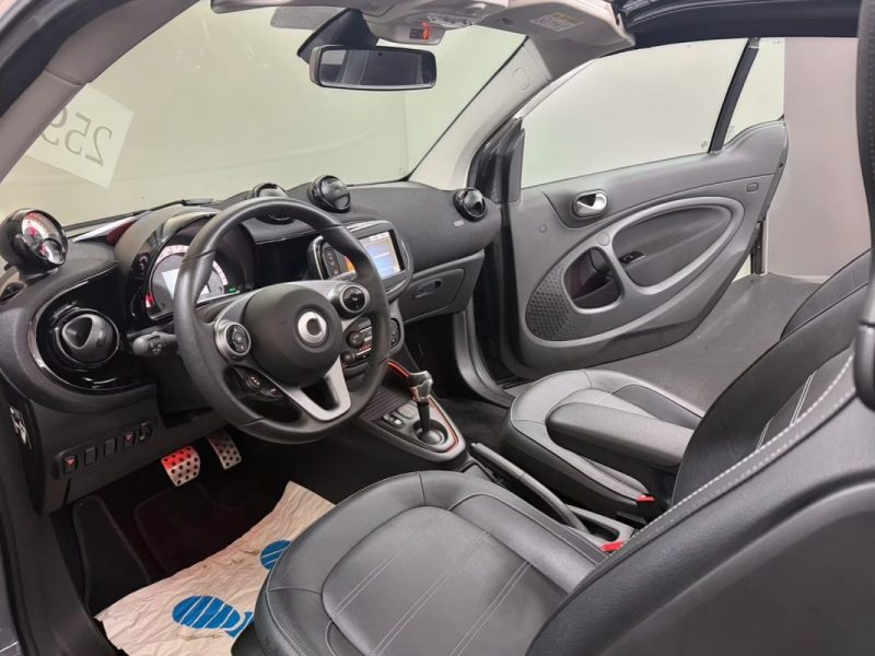 SMART FORTWO CABRIO TAILOR MADE ÉDITION 1 BRABUS 22KW 