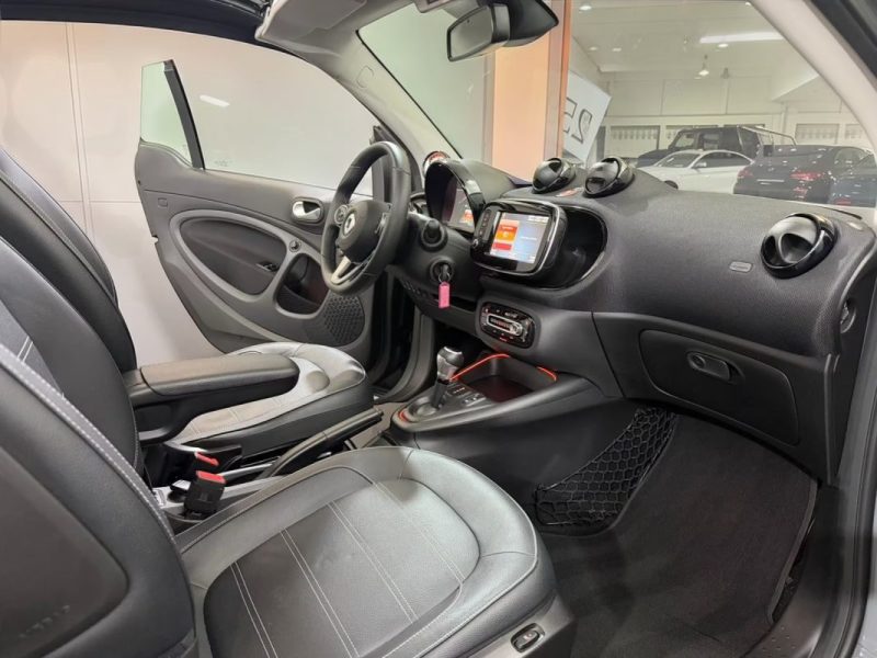 SMART FORTWO CABRIO TAILOR MADE ÉDITION 1 BRABUS 22KW 