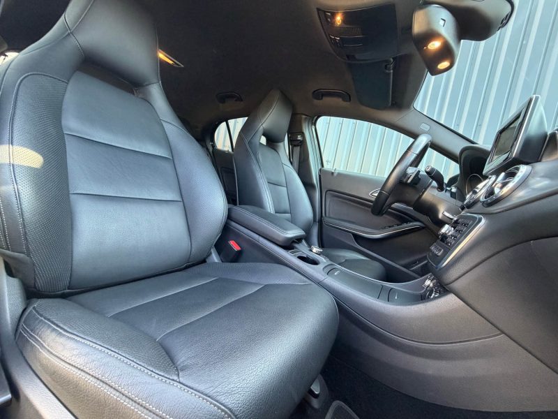 MERCEDES-BENZ Classe GLA 220 Pack AMG 2.1 CDi 16V 7G-DCT 170 cv Boîte auto / Suivi Complet Mercedes