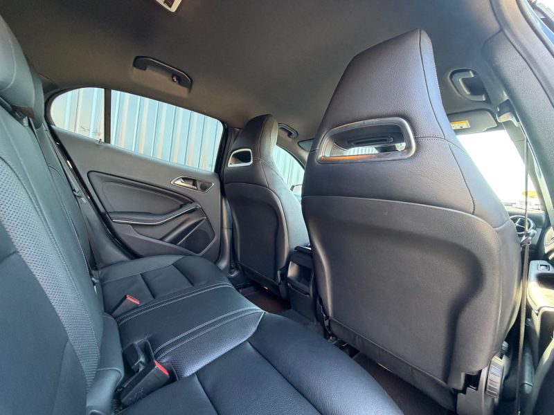 MERCEDES-BENZ Classe GLA 220 Pack AMG 2.1 CDi 16V 7G-DCT 170 cv Boîte auto / Suivi Complet Mercedes
