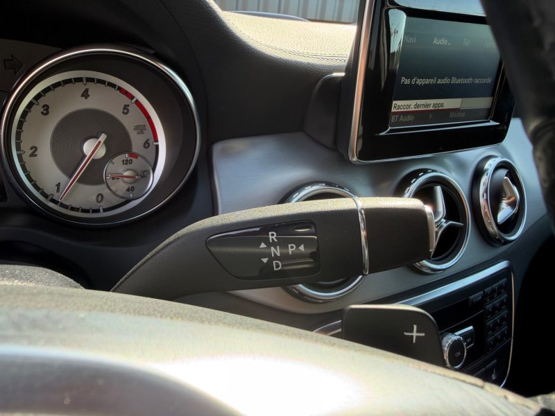 MERCEDES-BENZ Classe GLA 220 Pack AMG 2.1 CDi 16V 7G-DCT 170 cv Boîte auto / Suivi Complet Mercedes