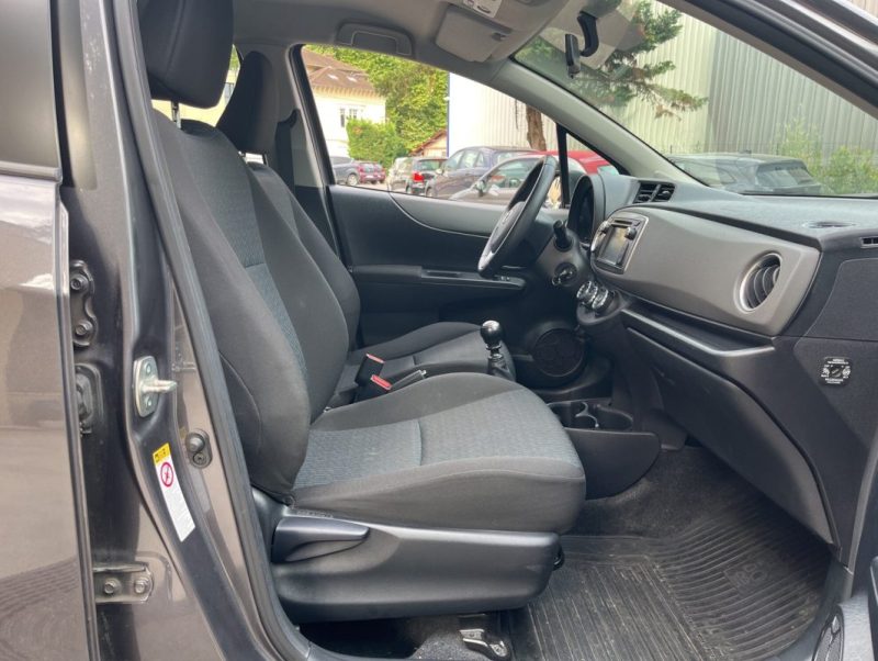 TOYOTA YARIS 1.3L DUAL VVT I LOUNGE 100ch 5 PORTES
