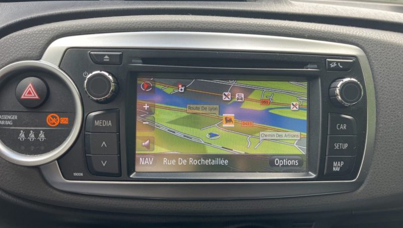 TOYOTA YARIS 1.3L DUAL VVT I LOUNGE 100ch 5 PORTES