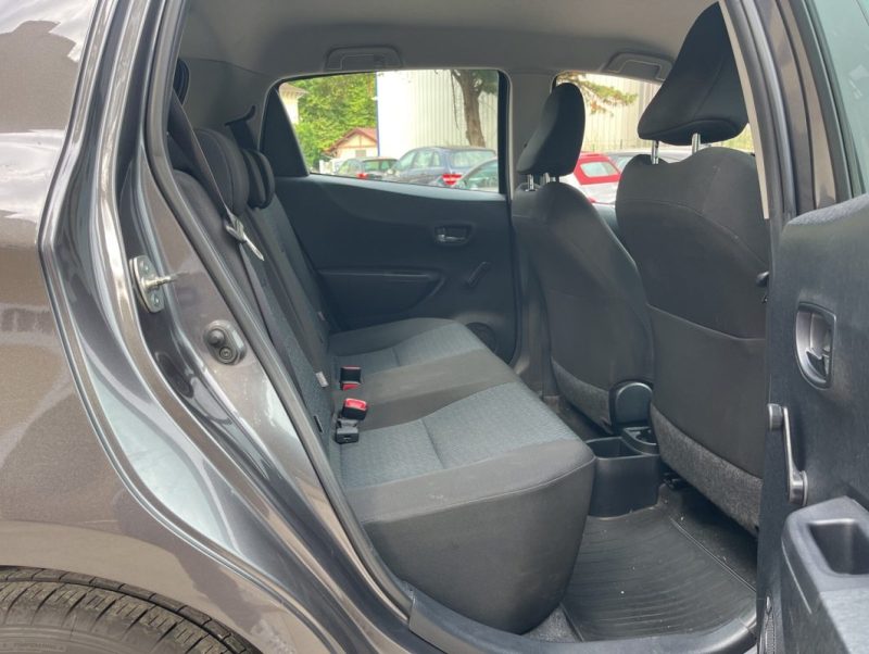 TOYOTA YARIS 1.3L DUAL VVT I LOUNGE 100ch 5 PORTES