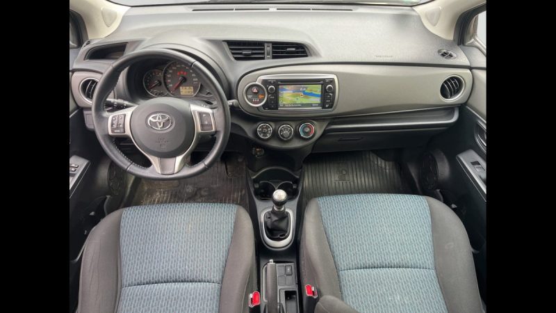 TOYOTA YARIS 1.3L DUAL VVT I LOUNGE 100ch 5 PORTES