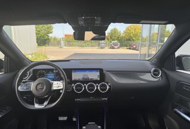 MERCEDES GLA 35 AMG  4M NIGHT HUD ATTELAGE PANO