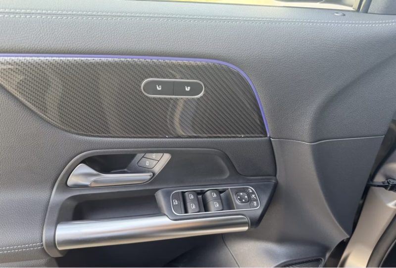 MERCEDES GLA 35 AMG  4M NIGHT HUD ATTELAGE PANO