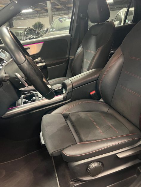 MAGNIFIQUE MERCEDES CLASSE GLA200 PACK AMG LINE 163 CH (ENTRETIEN MERCEDES, SIEGES CHAUFFANTS)