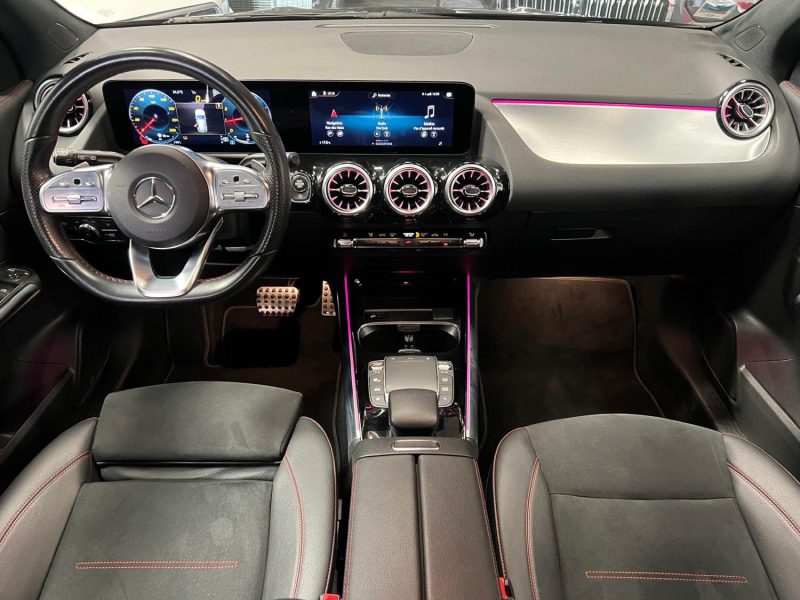 MAGNIFIQUE MERCEDES CLASSE GLA200 PACK AMG LINE 163 CH (ENTRETIEN MERCEDES, SIEGES CHAUFFANTS)