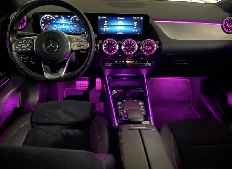 MAGNIFIQUE MERCEDES CLASSE GLA200 PACK AMG LINE 163 CH (ENTRETIEN MERCEDES, SIEGES CHAUFFANTS)
