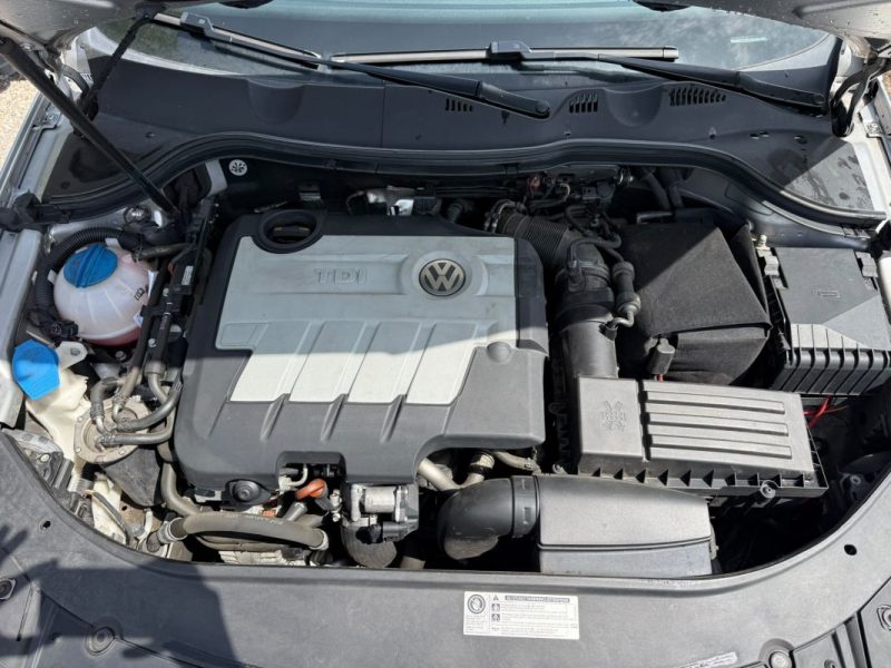 VOLKSWAGEN PASSAT SW 2.0 TDi 140CV CONFORTLINE BVM6