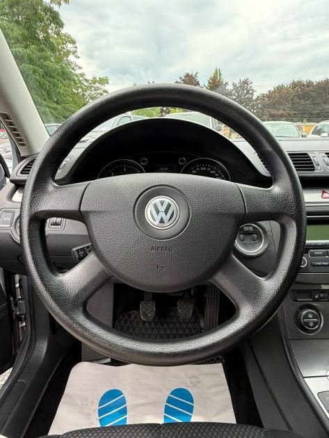 VOLKSWAGEN PASSAT SW 2.0 TDi 140CV CONFORTLINE BVM6