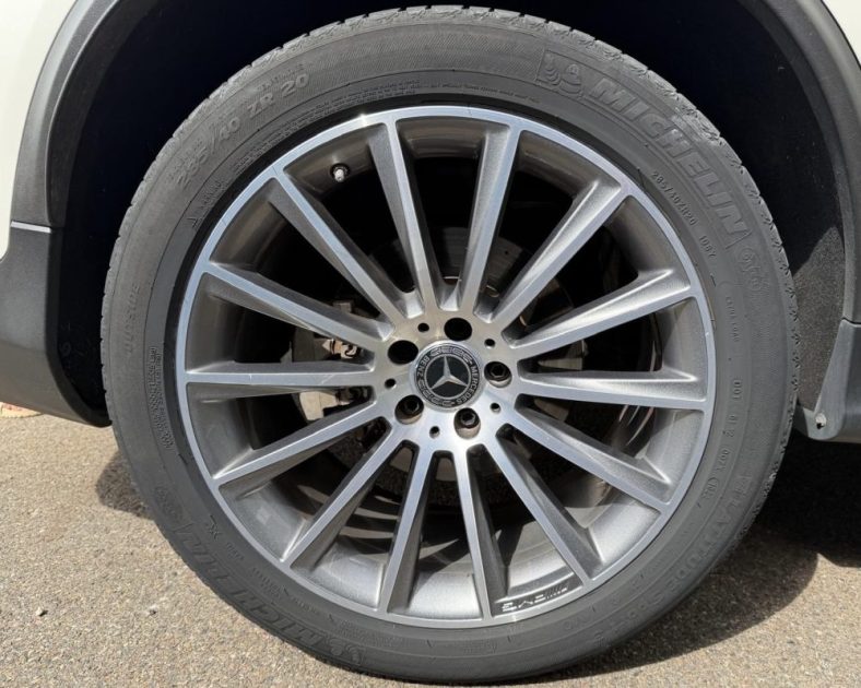 Mercedes GLC Coupé 300d 4Matic 245ch AMG Line 2020 — Entretien complet MERCEDES - Audio Burmester
