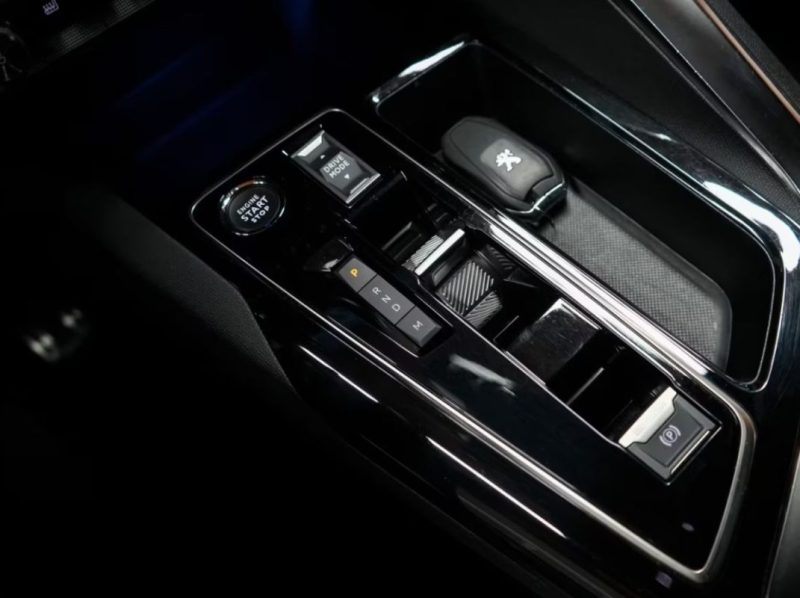 PEUGEOT 3008 GT / BLACK TONE  2024