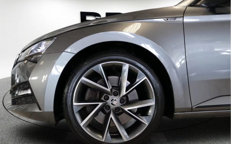 SKODA SUPERB COMBI SPORTLINE DCC PANO KAMERA MEMORY SPORTLINE 2022