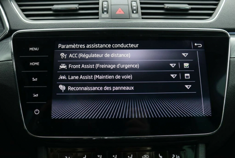 SKODA SUPERB COMBI SPORTLINE DCC PANO KAMERA MEMORY SPORTLINE 2022