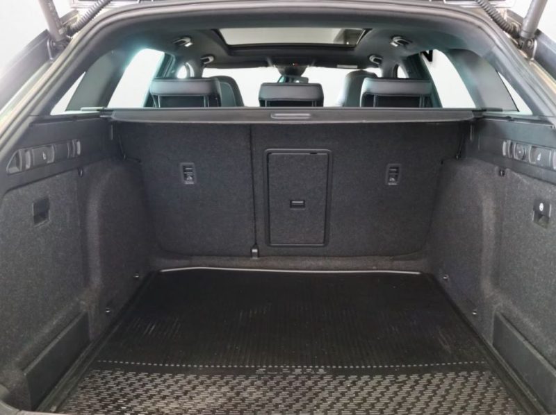 SKODA SUPERB COMBI SPORTLINE DCC PANO KAMERA MEMORY SPORTLINE 2022