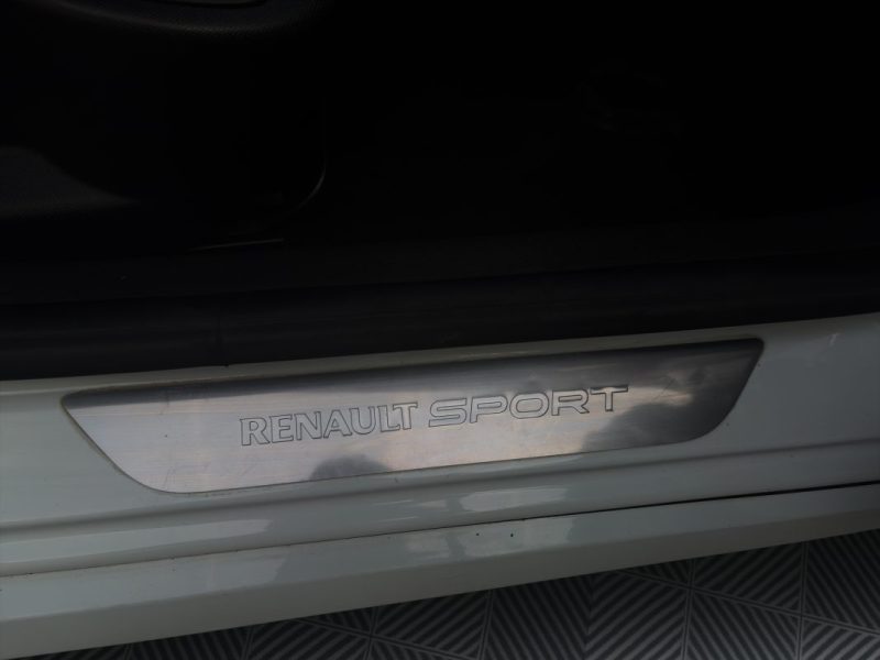 RENAULT CLIO IV RS 1.6 Turbo 200 cv / EDC