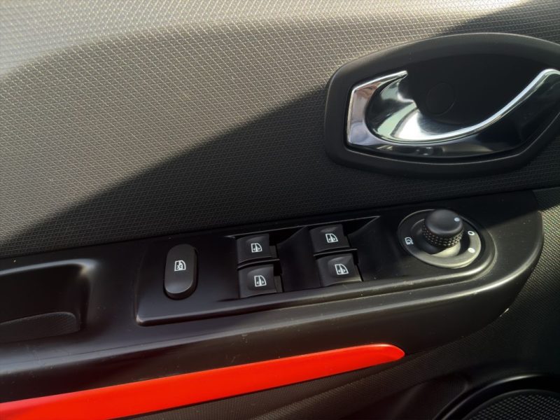RENAULT CLIO IV RS 1.6 Turbo 200 cv / EDC