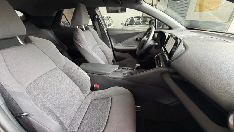 TOYOTA C-HR 1.8 140H DYNAMIC 2025