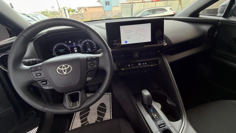 TOYOTA C-HR 1.8 140H DYNAMIC 2025