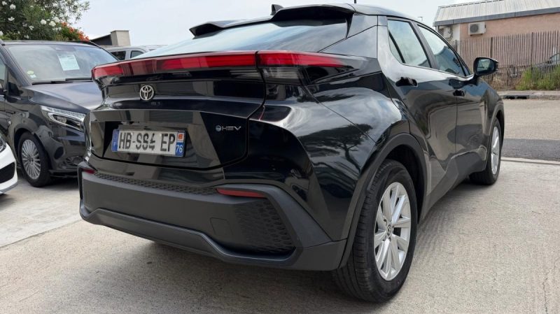 TOYOTA C-HR 1.8 140H DYNAMIC 2025