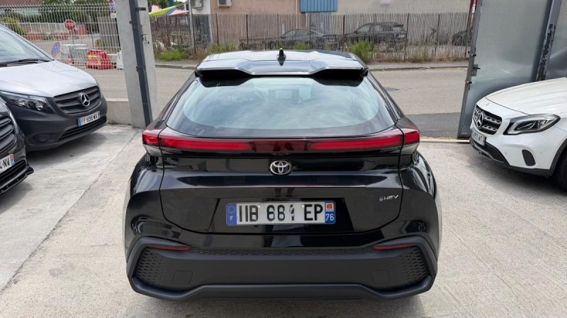 TOYOTA C-HR 1.8 140H DYNAMIC 2025