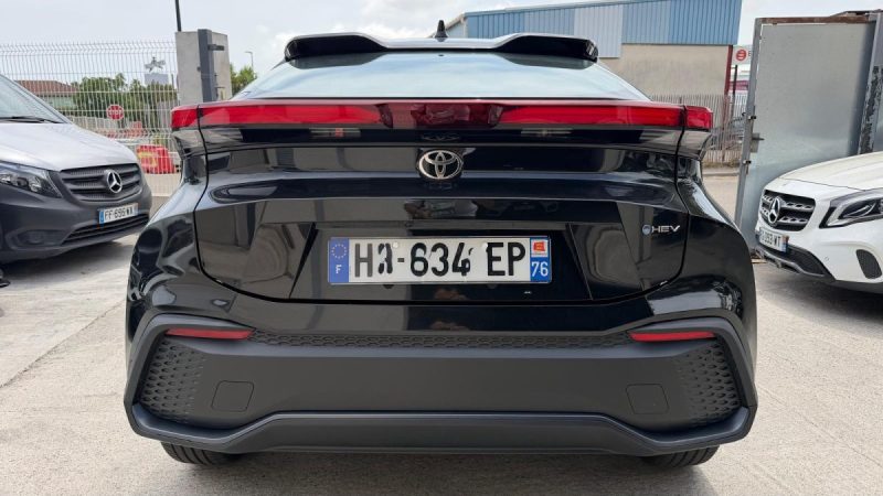 TOYOTA C-HR 1.8 140H DYNAMIC 2025