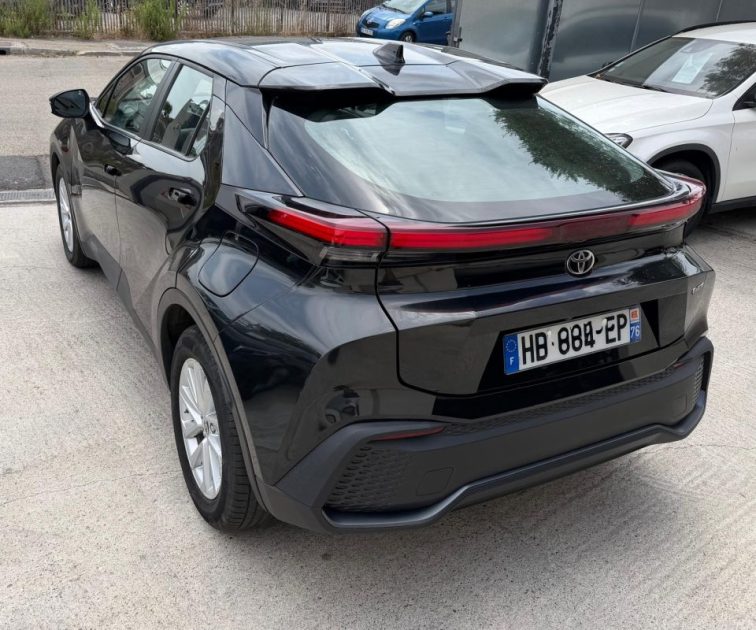 TOYOTA C-HR 1.8 140H DYNAMIC 2025