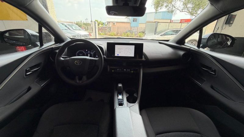 TOYOTA C-HR 1.8 140H DYNAMIC 2025