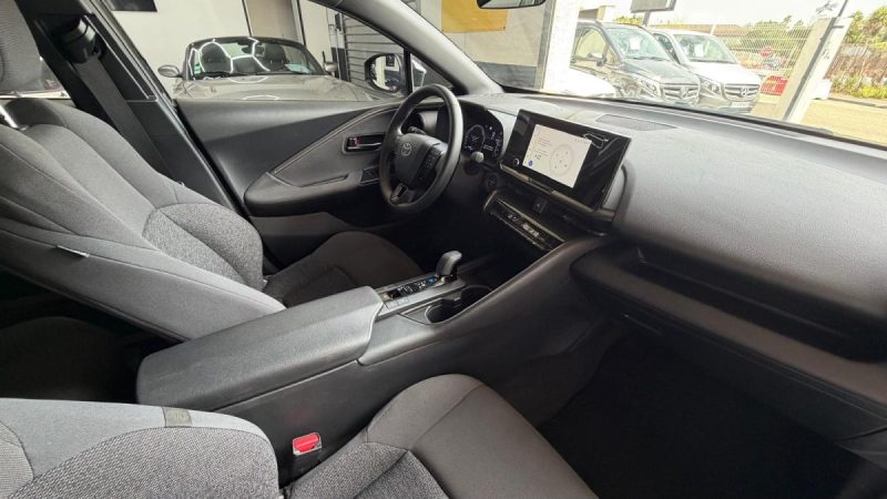 TOYOTA C-HR 1.8 140H DYNAMIC 2025